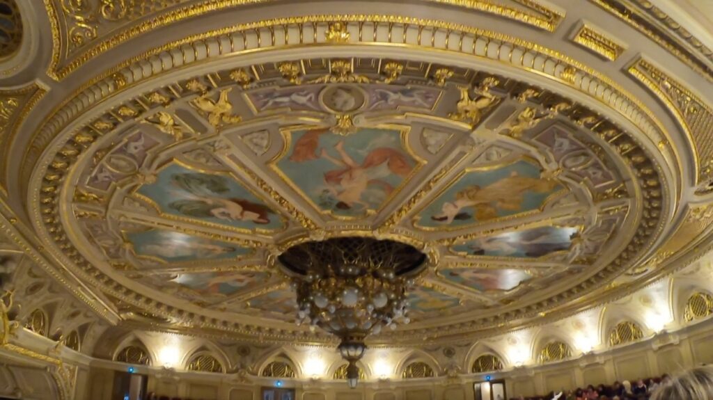 Opera Lwowska, okrągły sufit sali widowiskowej, Lviv Opera House, round ceiling of the opera hall